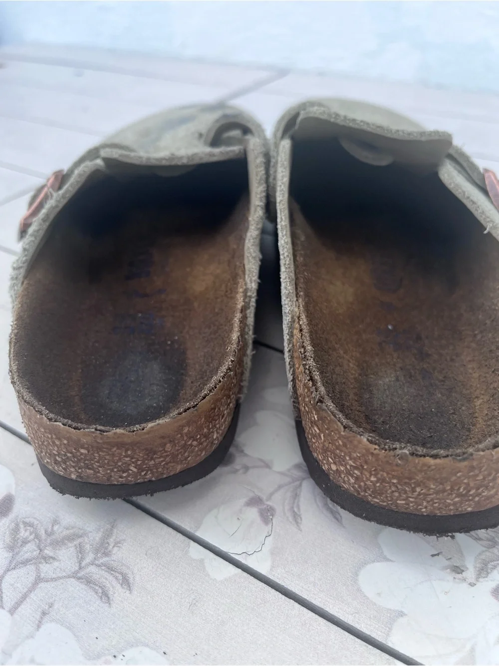Birkenstock Kids Suede Clogs in Light Gray with Buckle